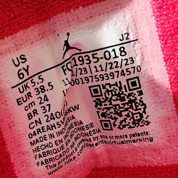 Air Jordan 1 Low SE GS Football Grey University Brand New Sz 6Y - Picture 8 of 8